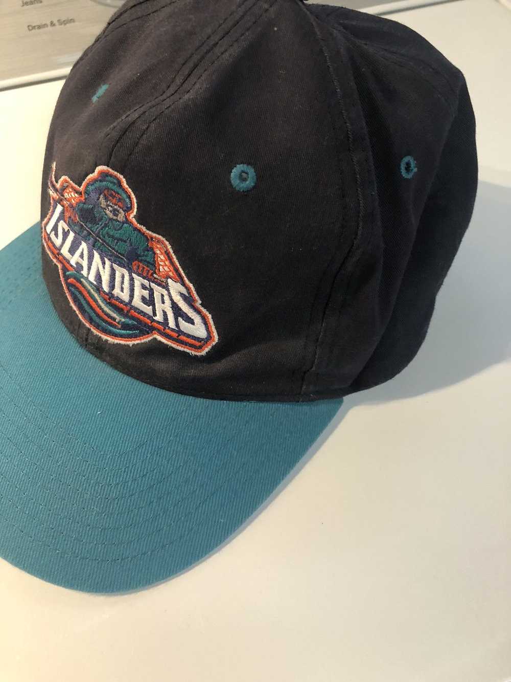 Twins Enterprise Inc. Ny islanders vintage fisher… - image 2