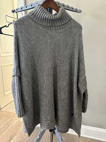 Carolina Herrera Woman’s knitted sweater capes CH