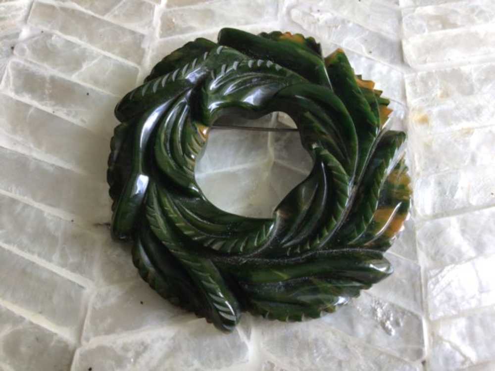 Creamed Spinach Bakelite Wreath Brooch Exc. Cond. - image 1