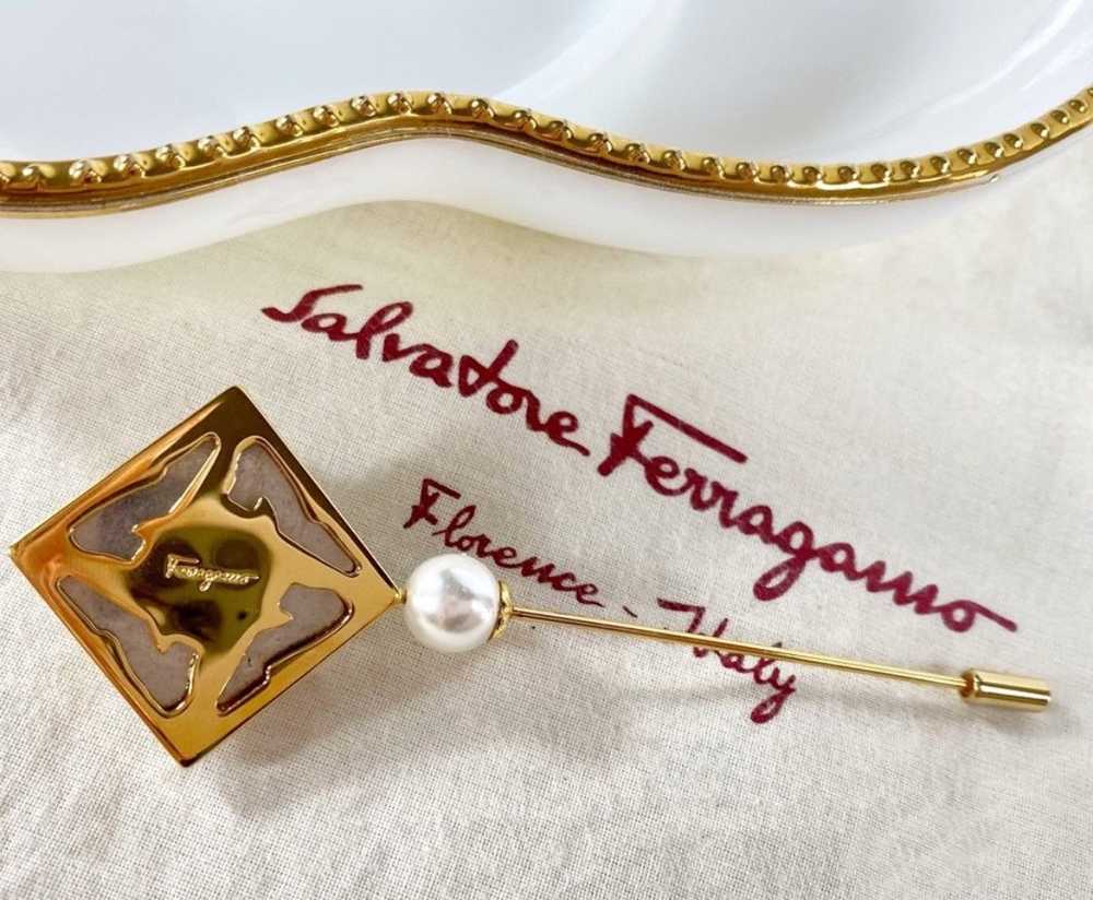 Givenchy Salvatore Ferragamo Gold & Pearl Pin - image 1