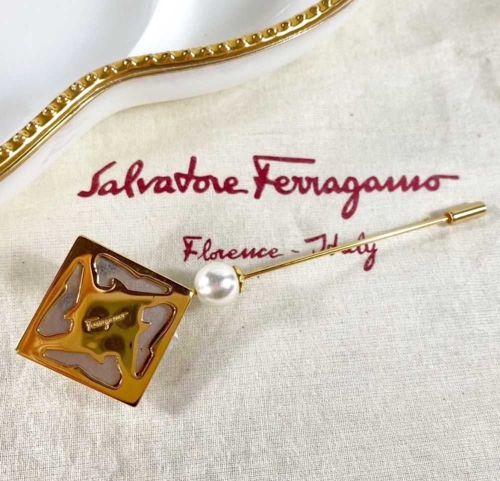 Givenchy Salvatore Ferragamo Gold & Pearl Pin - image 2