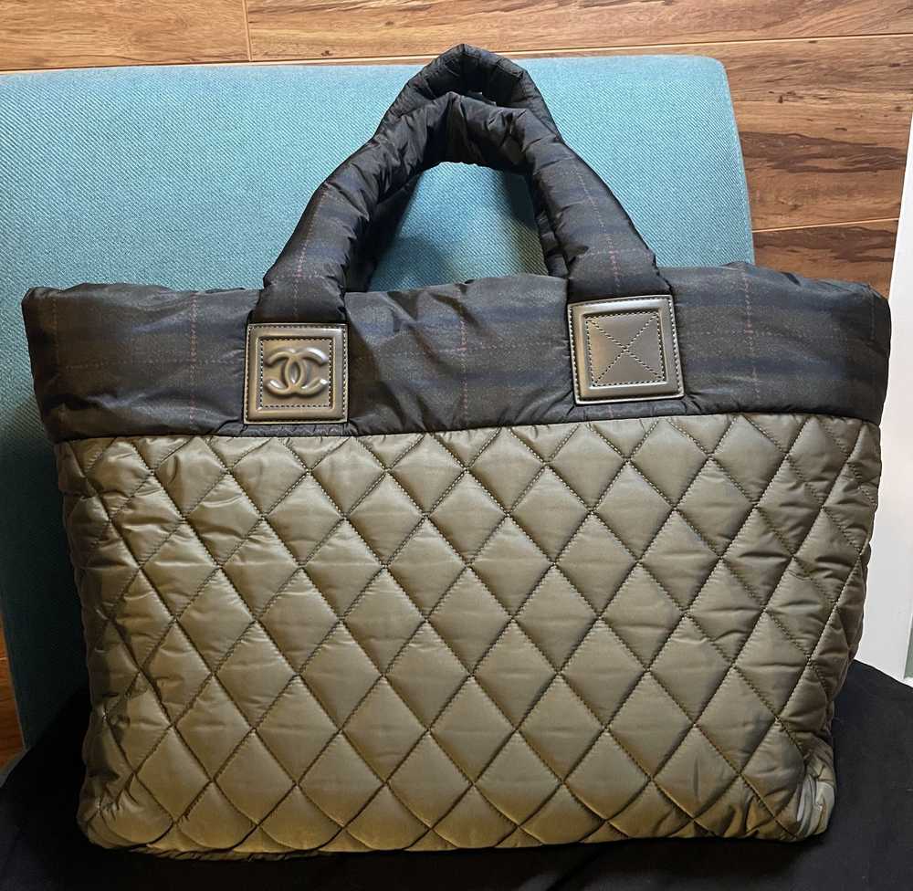 Chanel Coco Cocoon Zipped Tote - image 3