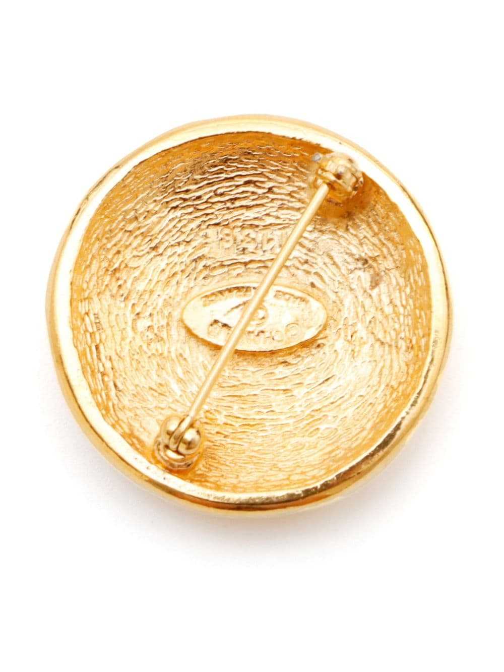 CHANEL Pre-Owned 1981-1985 CC round brooch - Gold - image 2