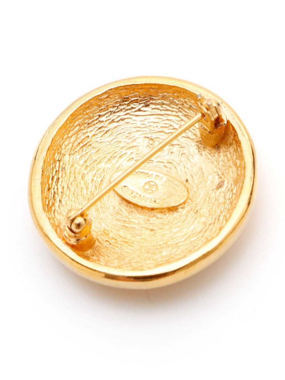 CHANEL Pre-Owned 1981-1985 CC round brooch - Gold - image 4