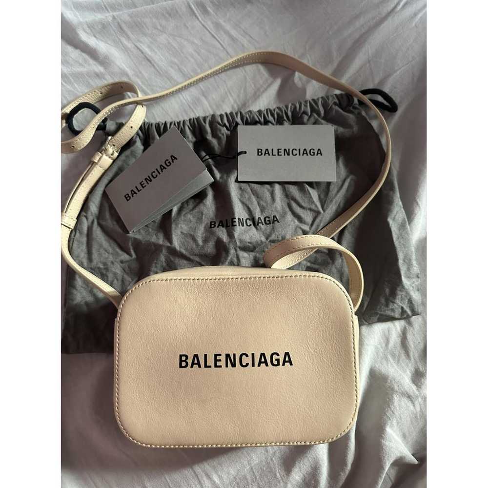 Balenciaga Everyday leather crossbody bag - image 6