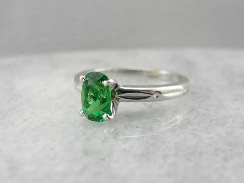 Springtime Green, Garnet Solitaire in Vintage Mou… - image 2