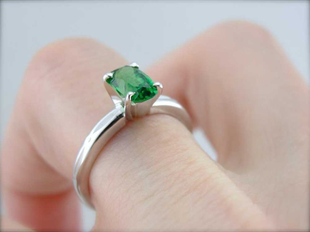 Springtime Green, Garnet Solitaire in Vintage Mou… - image 4