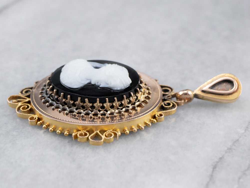 Antique Onyx Cameo Gold Pendant - image 4