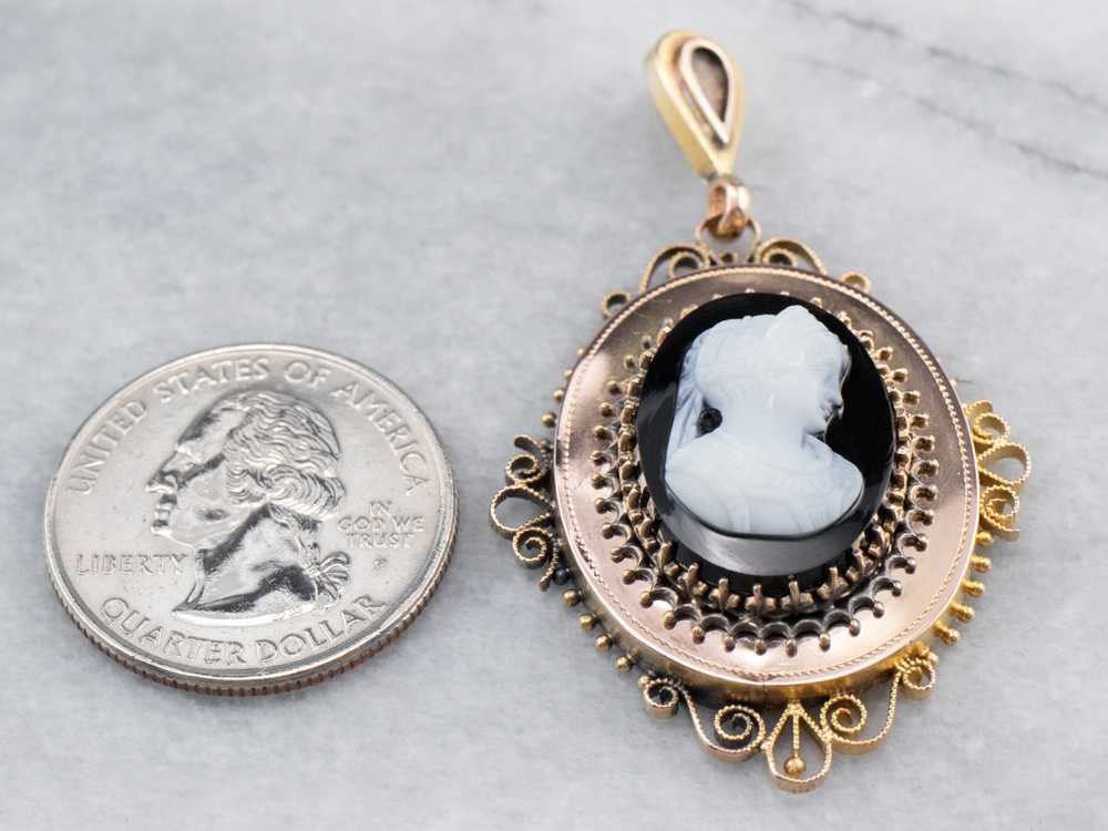 Antique Onyx Cameo Gold Pendant - image 7