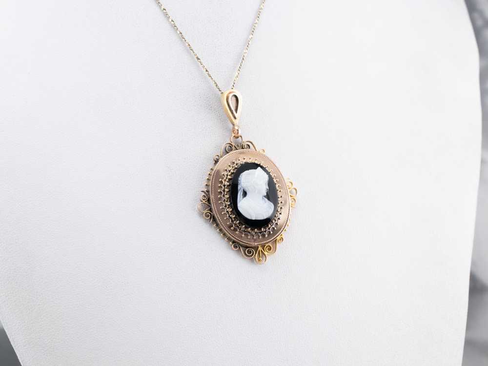 Antique Onyx Cameo Gold Pendant - image 9