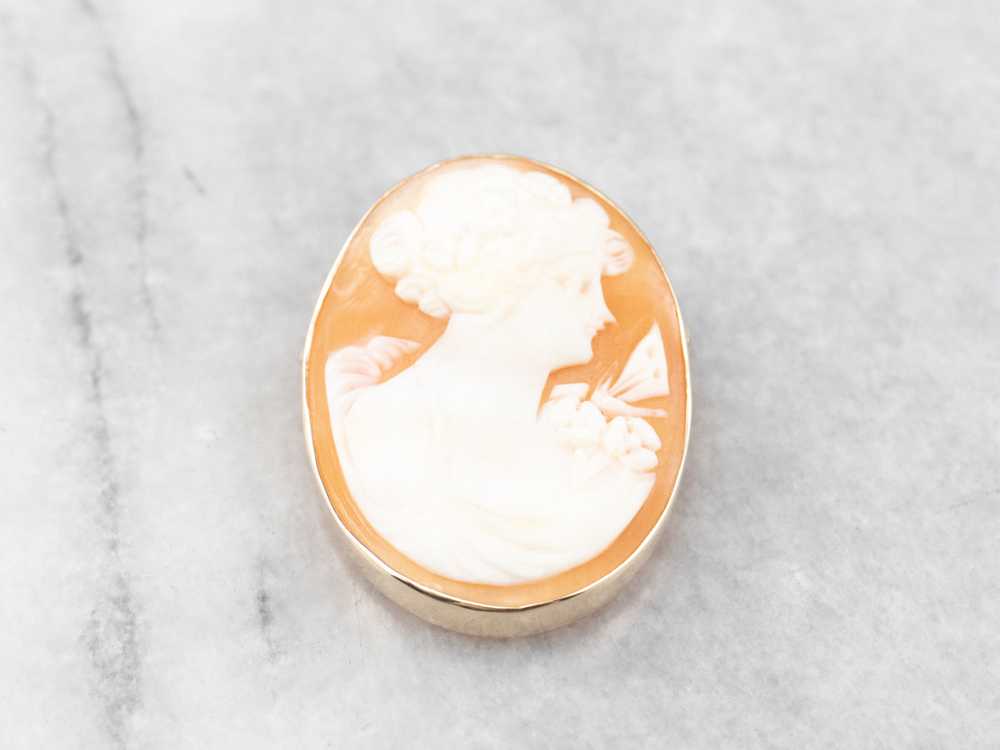 Vintage Gold Cameo Pendant or Pin - image 2