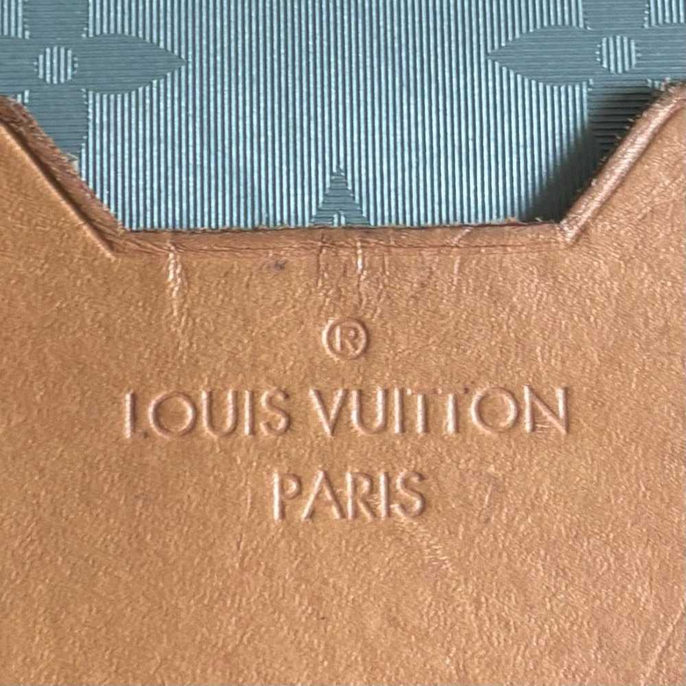 Louis Vuitton RARE LOUIS VUITTON Cosmos Monogram … - image 10