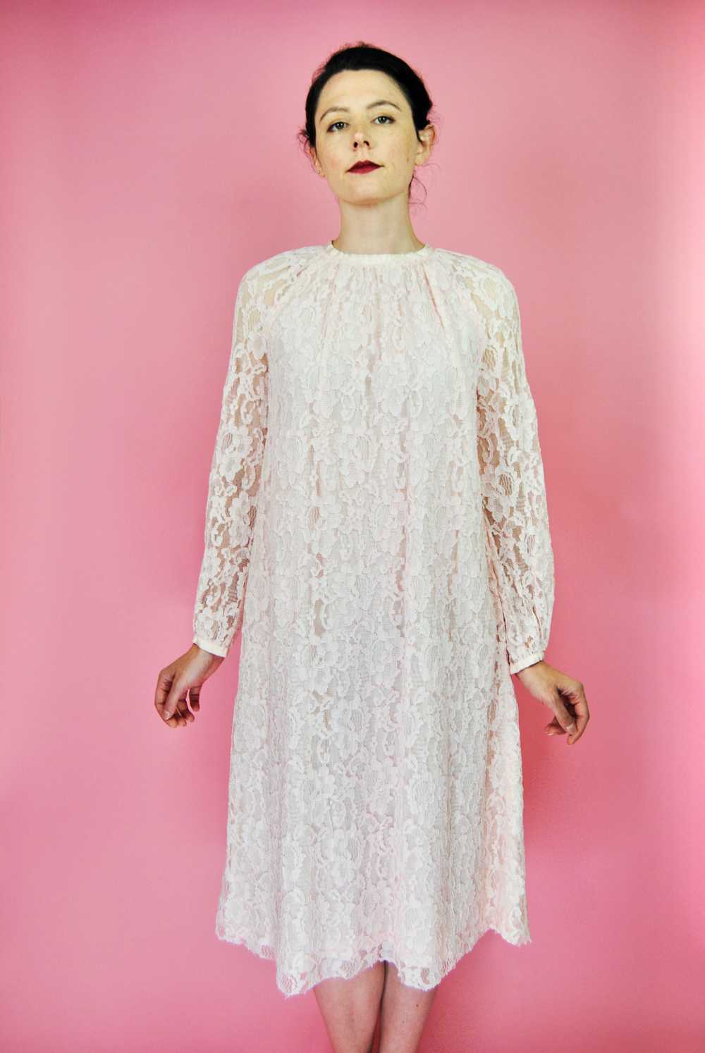 1960s Vintage Pale Pink Lace Cocktail or Party Sh… - image 11