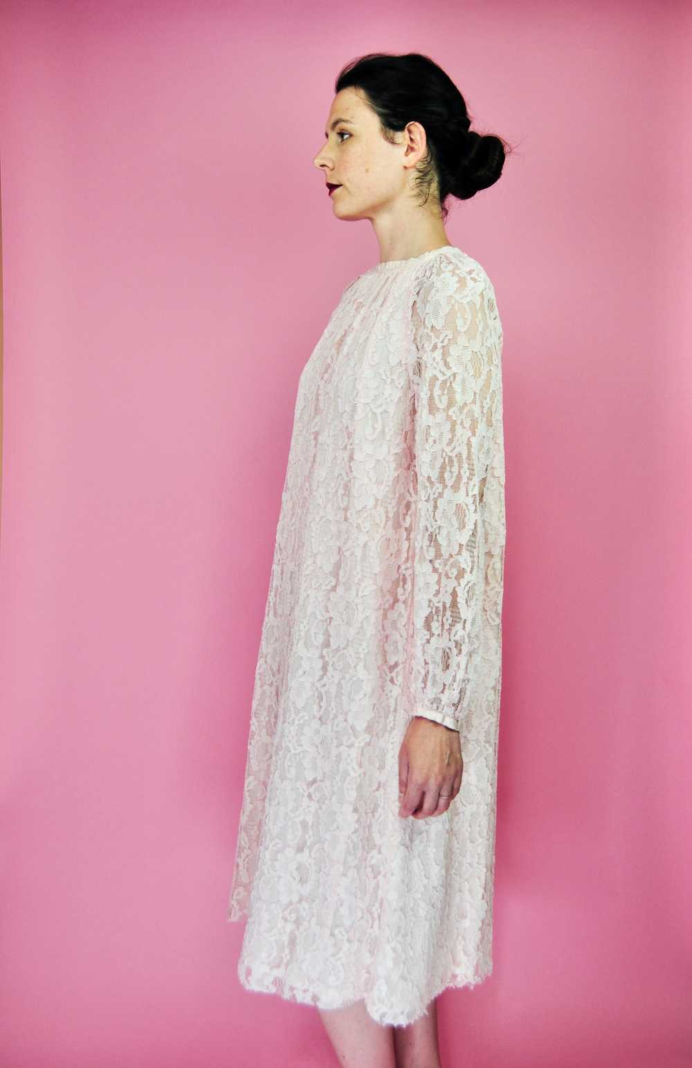 1960s Vintage Pale Pink Lace Cocktail or Party Sh… - image 4