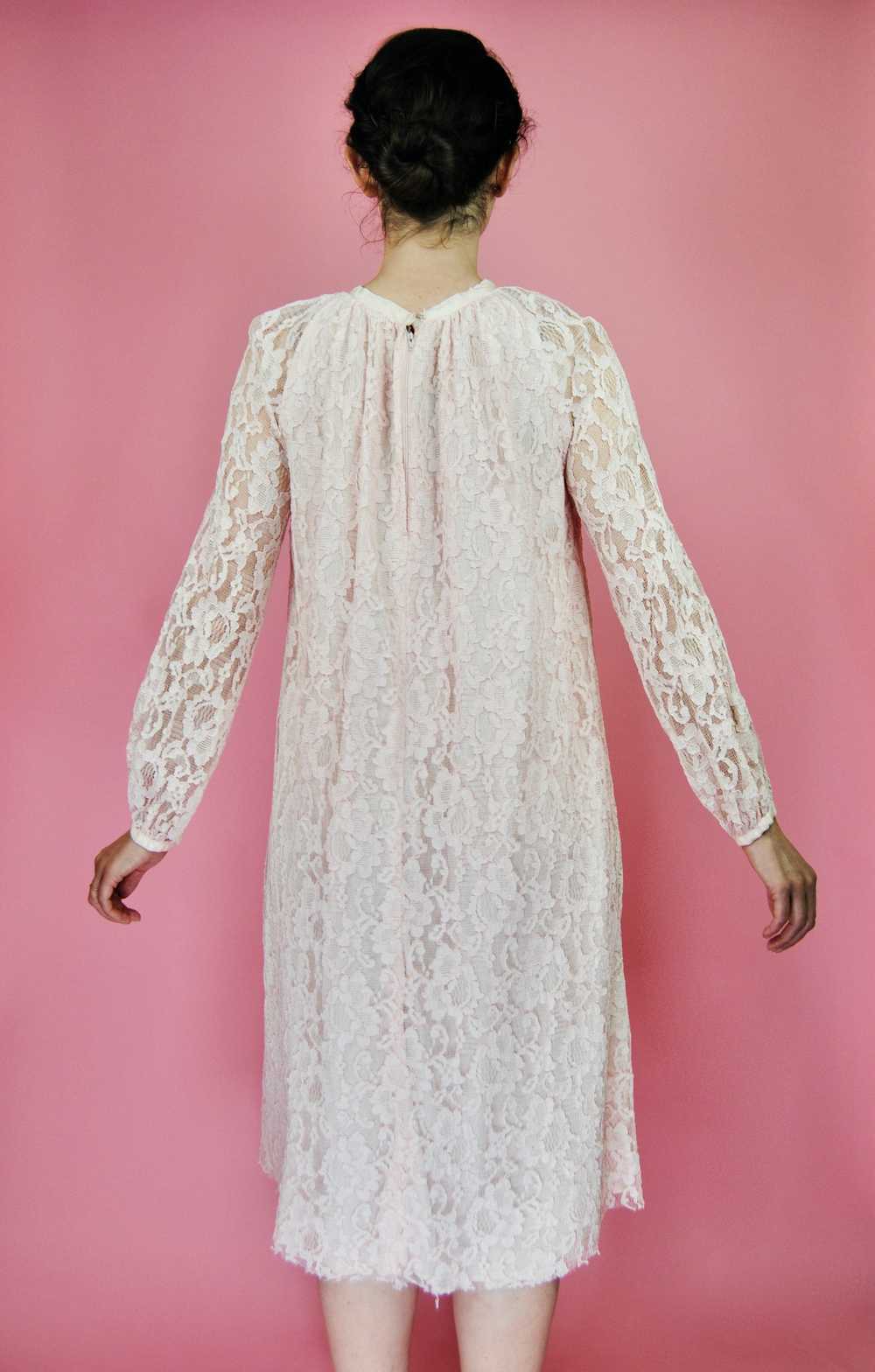 1960s Vintage Pale Pink Lace Cocktail or Party Sh… - image 7