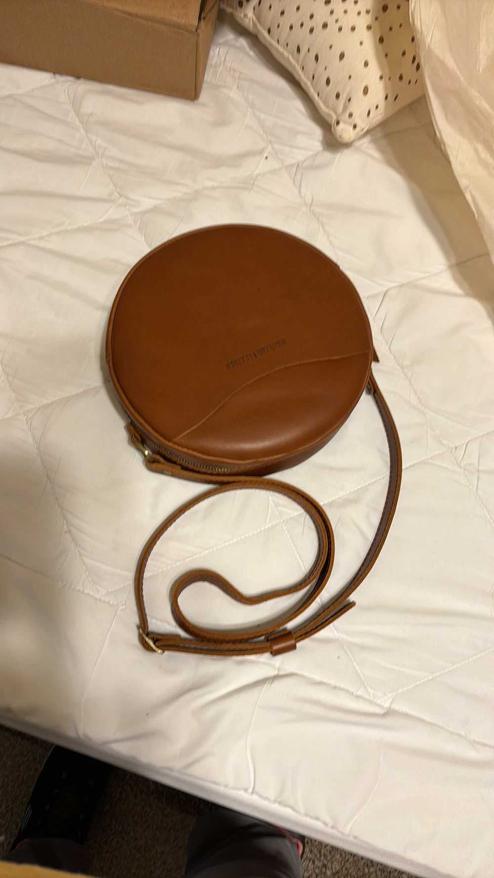 Portland Leather 'Almost Perfect' Circle Crossbody - image 2