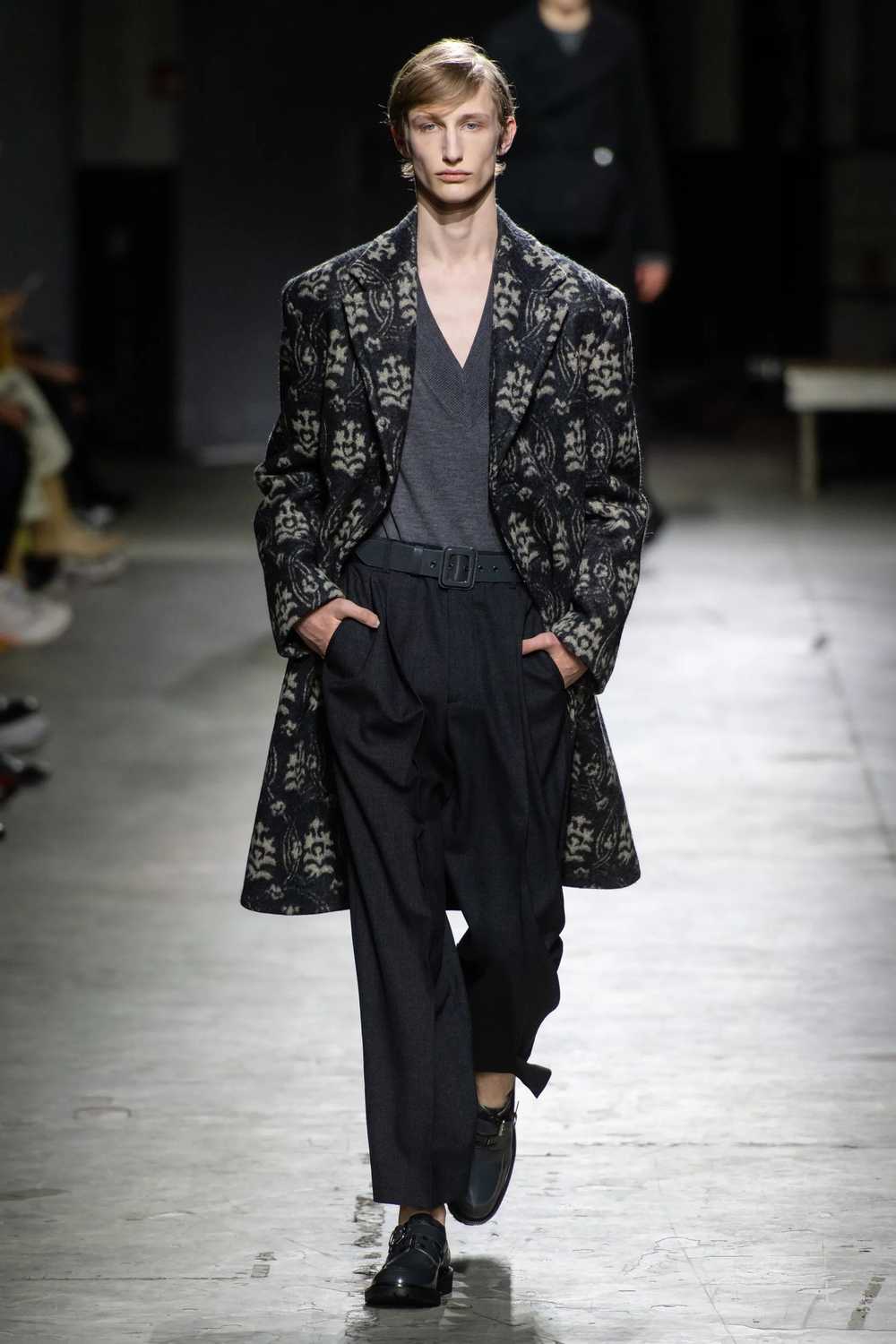 Dries Van Noten AW19 heavy wool coat - image 3