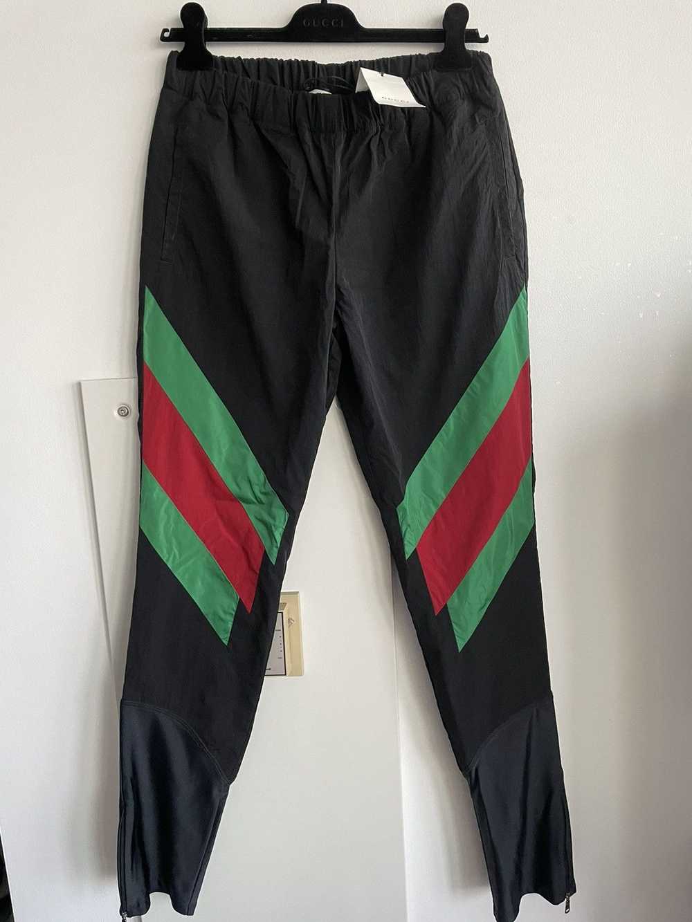 Gucci Rare$1,500 Value Brand New Super Runway Jog… - image 1