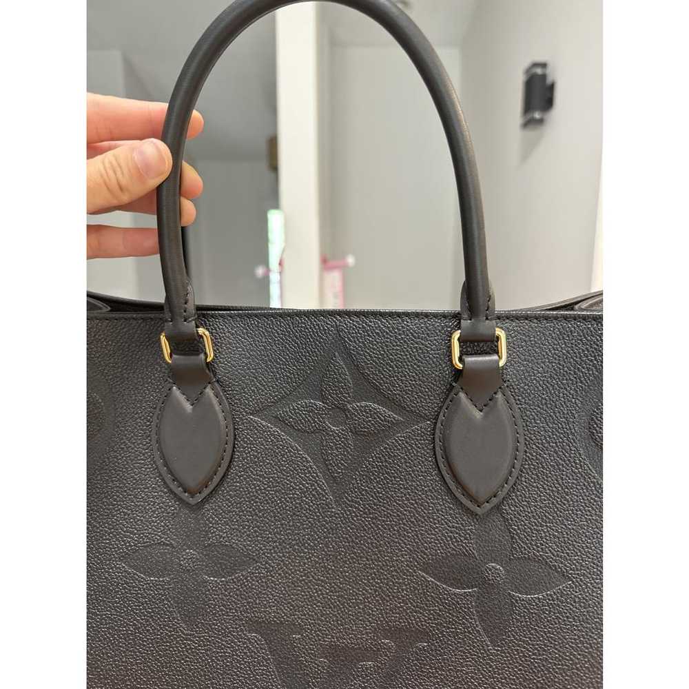 Louis Vuitton Onthego leather handbag - image 4