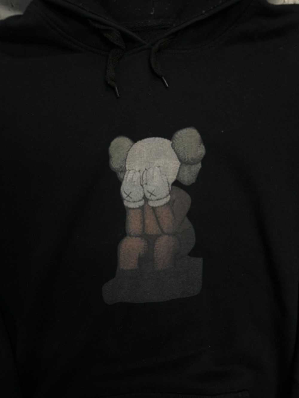 Kaws × Streetwear × Vintage Black Kaws Hooded Swe… - image 2