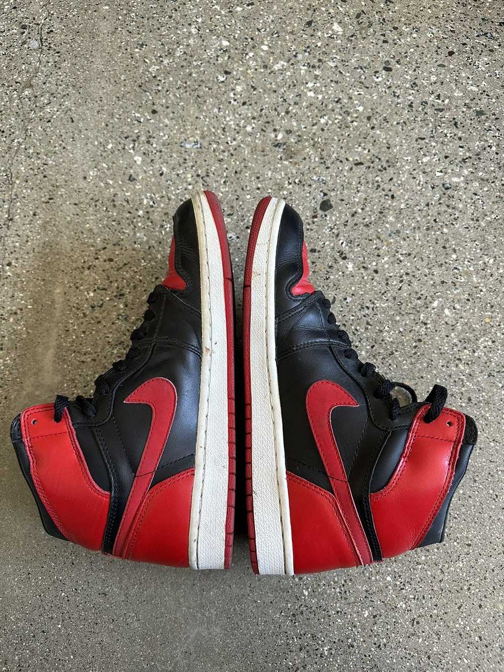 Nike Air Jordan 1 Bred 2001 Retro - image 2