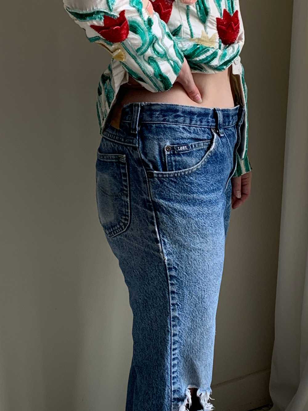 1980s distressed Lee jeans - image 3