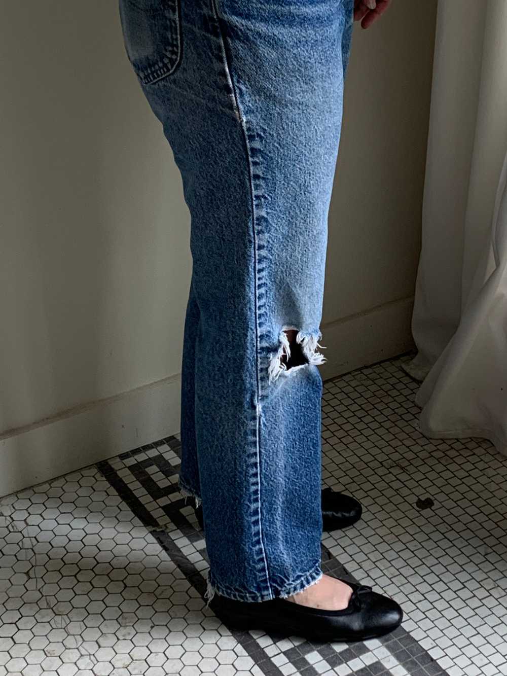 1980s distressed Lee jeans - image 4