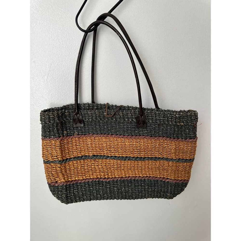 Raffia straw woven shoulder bag - image 7