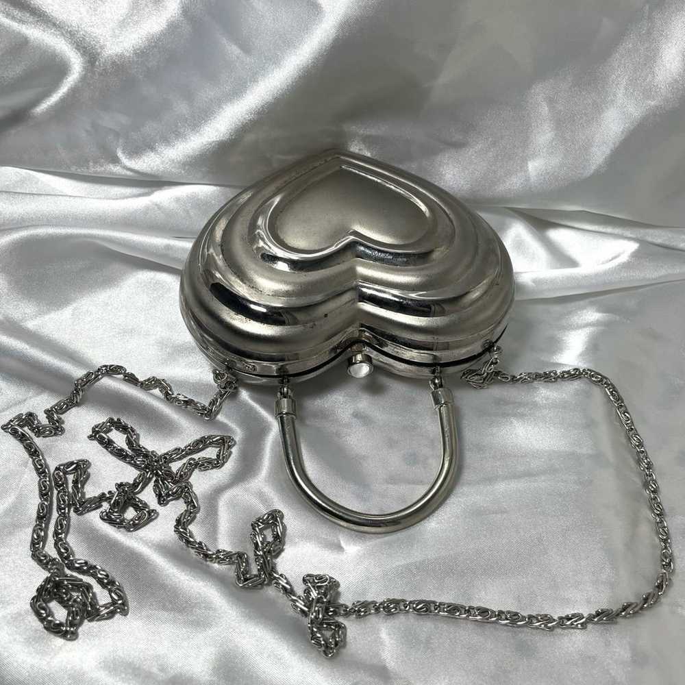 Heart shaped vintage silver and velvet metal purse - image 1