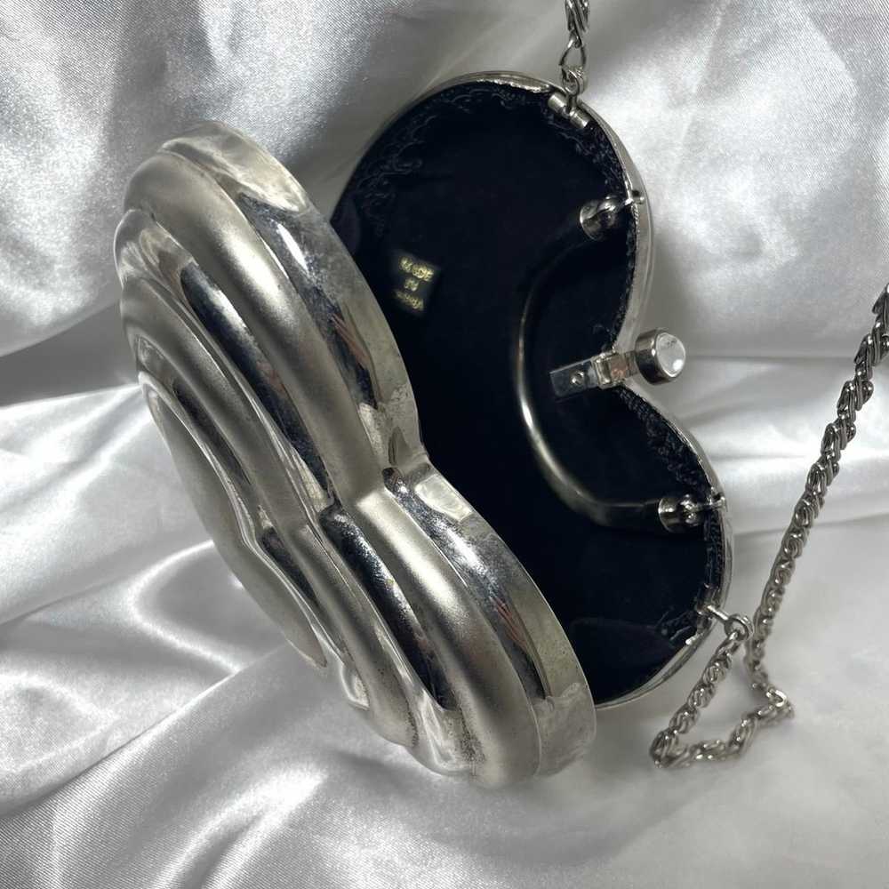 Heart shaped vintage silver and velvet metal purse - image 7