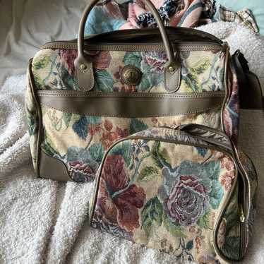 Vintage tapestry travel bag with make up bag - image 1