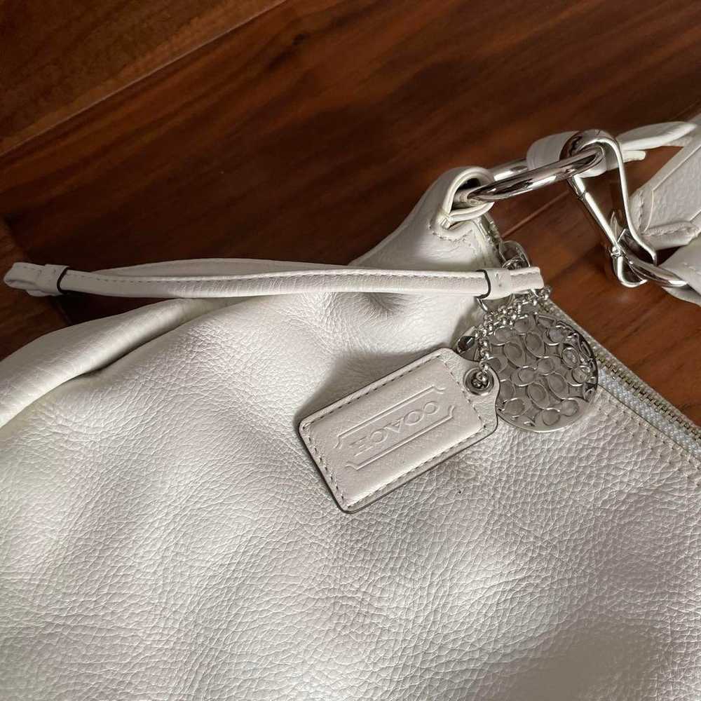 Rare Coach Old Coach Ladies Shoulder Bag White Vi… - image 2