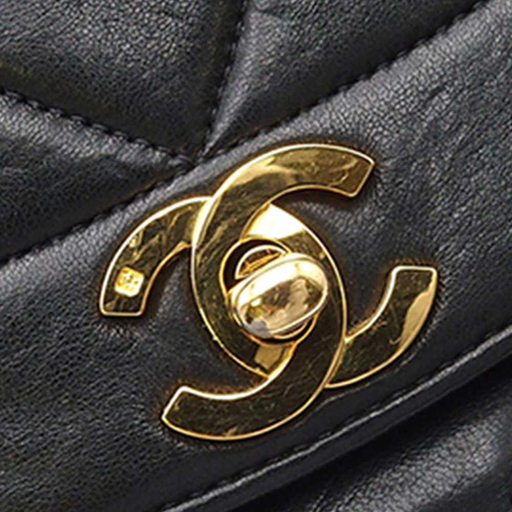 Chanel Chanel Medium Lambskin Diana Flap - image 12