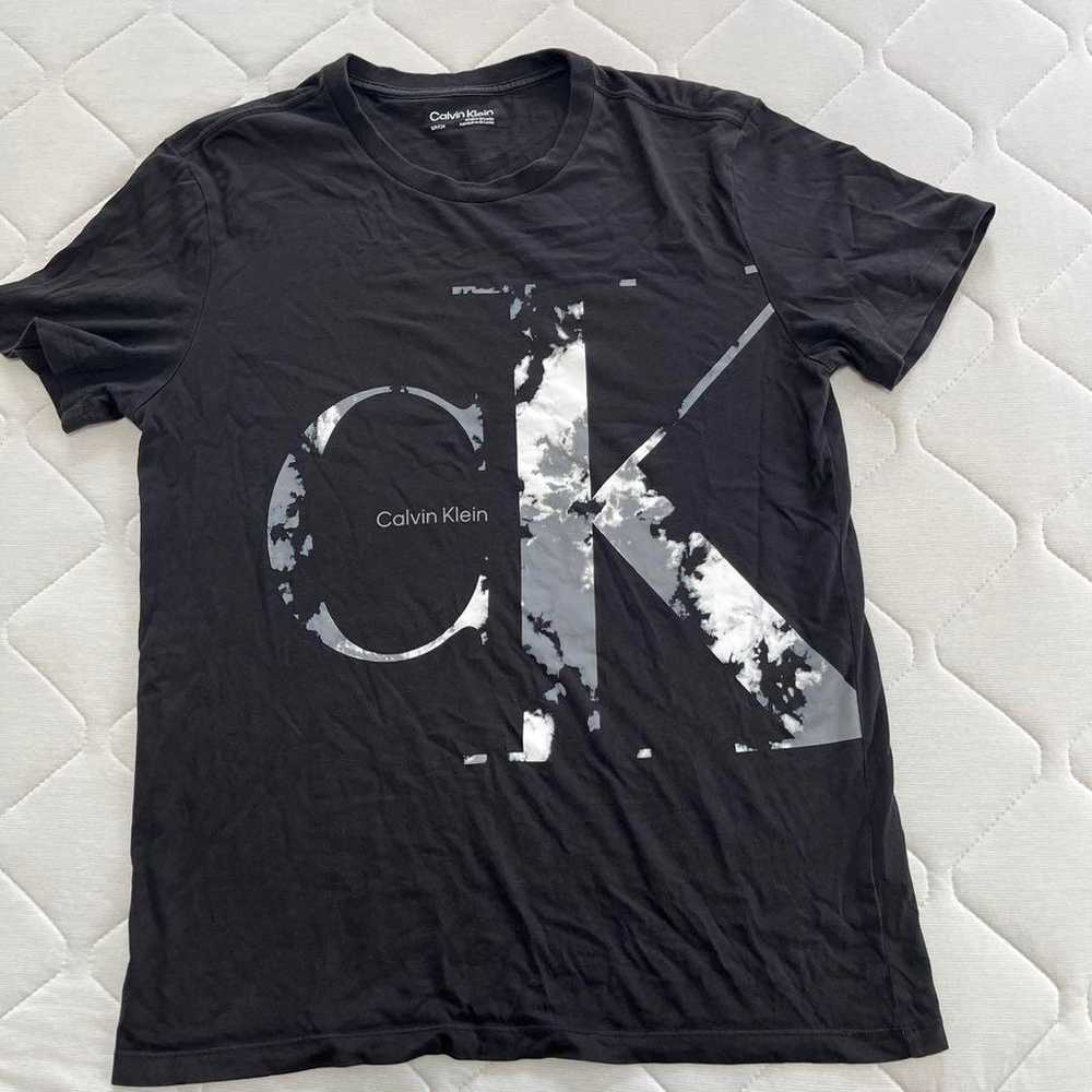 Calvin Klein T-shirts - image 1