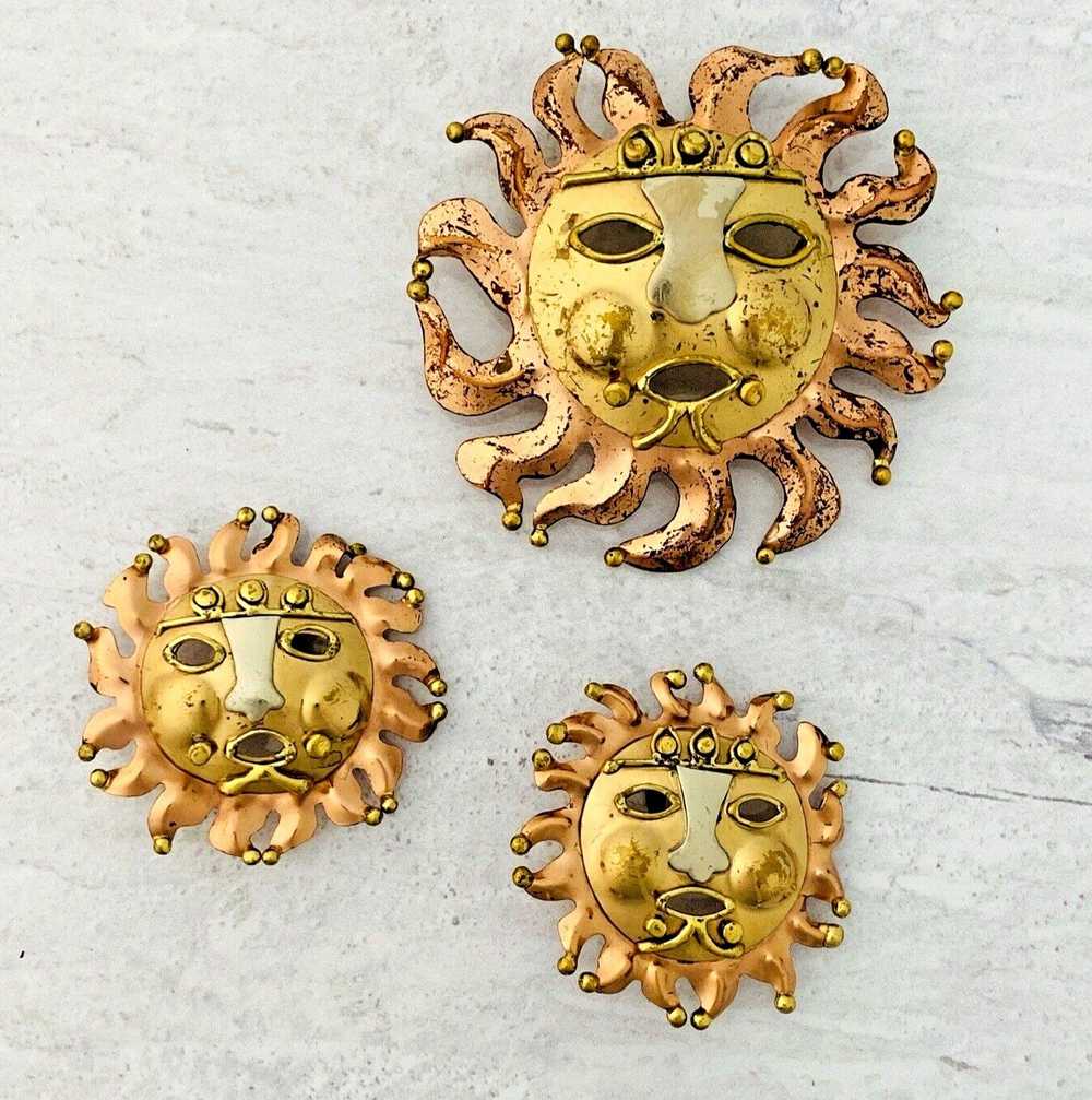 Vintage Mixed Metals Sun Face Pendant Earrings Em… - image 2