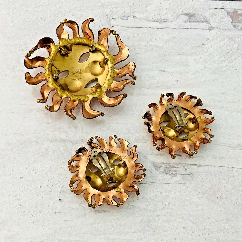 Vintage Mixed Metals Sun Face Pendant Earrings Em… - image 3