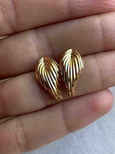 ZZ Vintage 14K Gold Ribbed Leaf Studs | Used,… - image 1