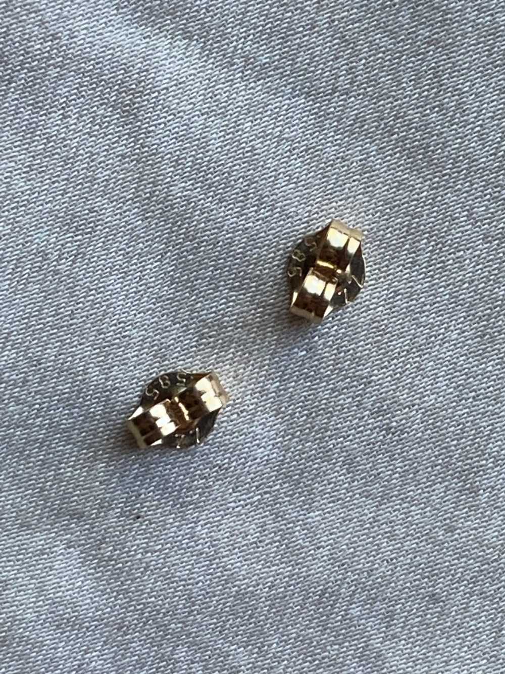 ZZ Vintage 14K Gold Ribbed Leaf Studs | Used,… - image 6