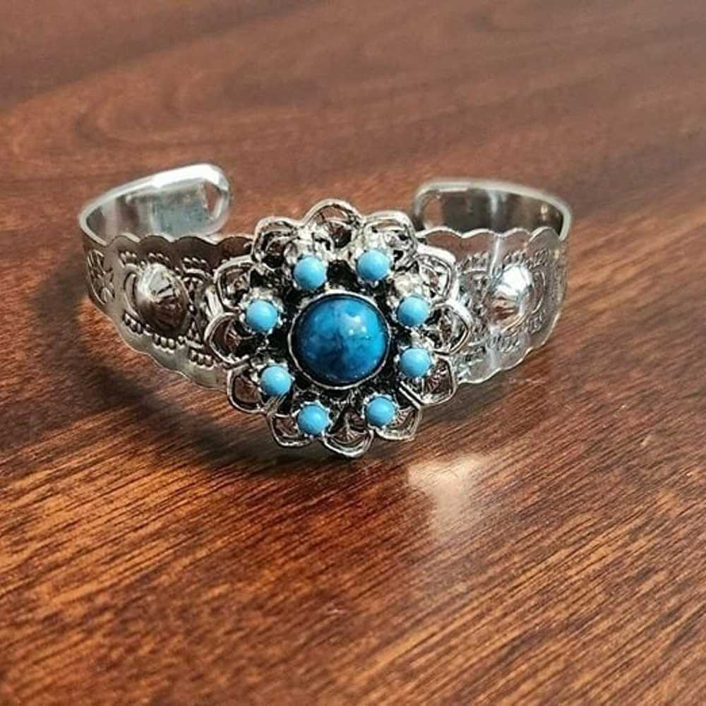 Vintage Faux Silver and Turquoise Jewelry - image 5