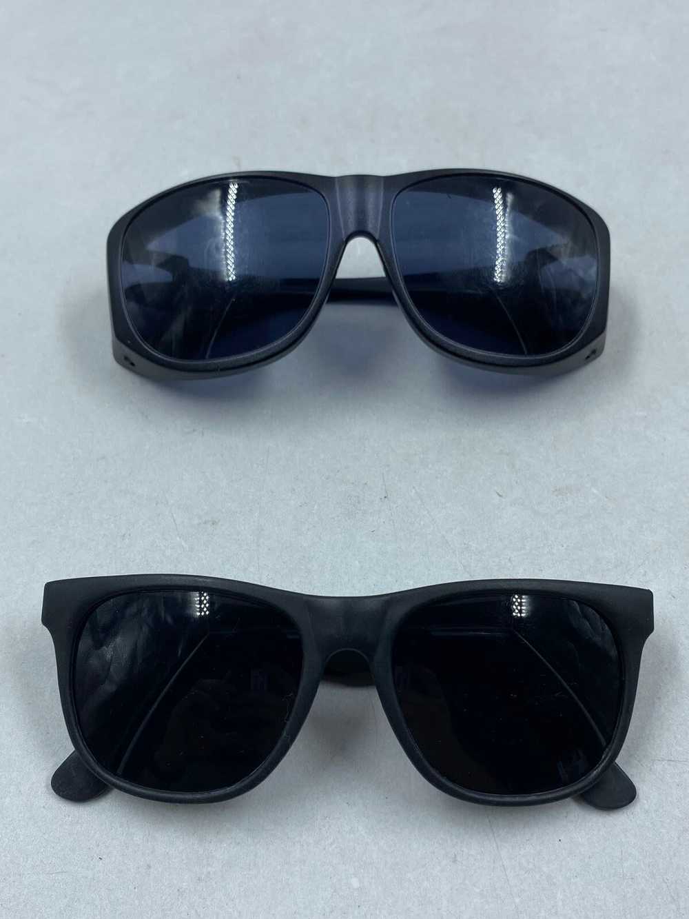 Lot of 2 Unbranded Black Sunglasses Women's - Siz… - image 1