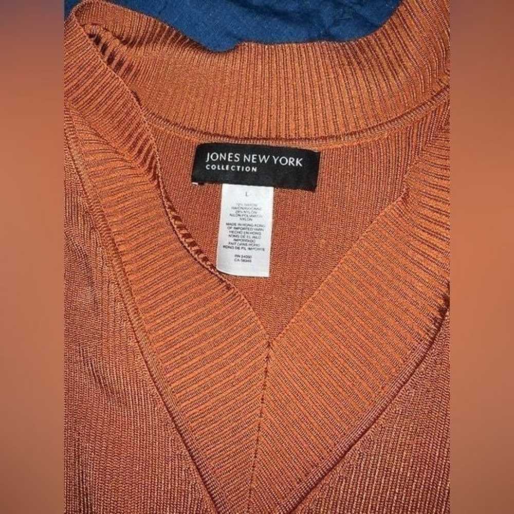 NWOT Jones New York vintage, unworn rust color V-… - image 4