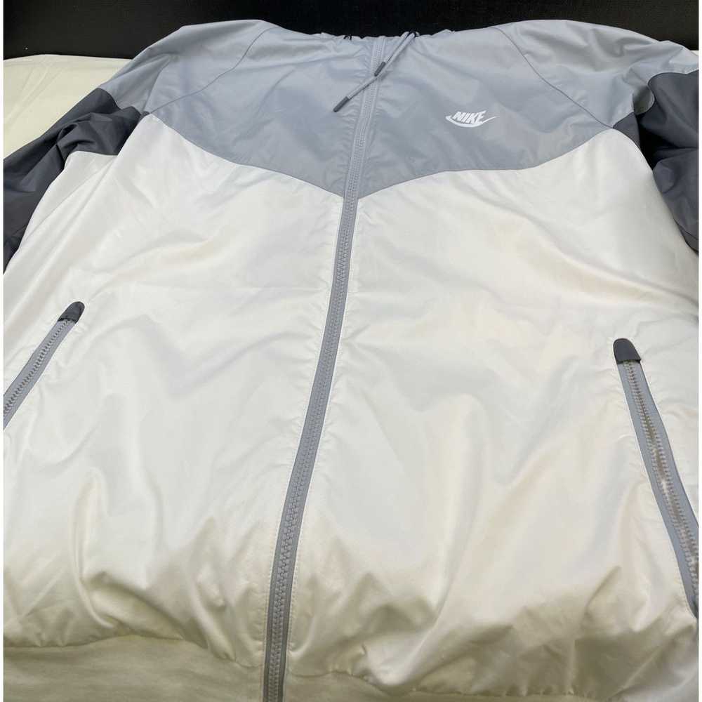 Nike Nike Men's Gray & White Jacket/Windbreaker Z… - image 5