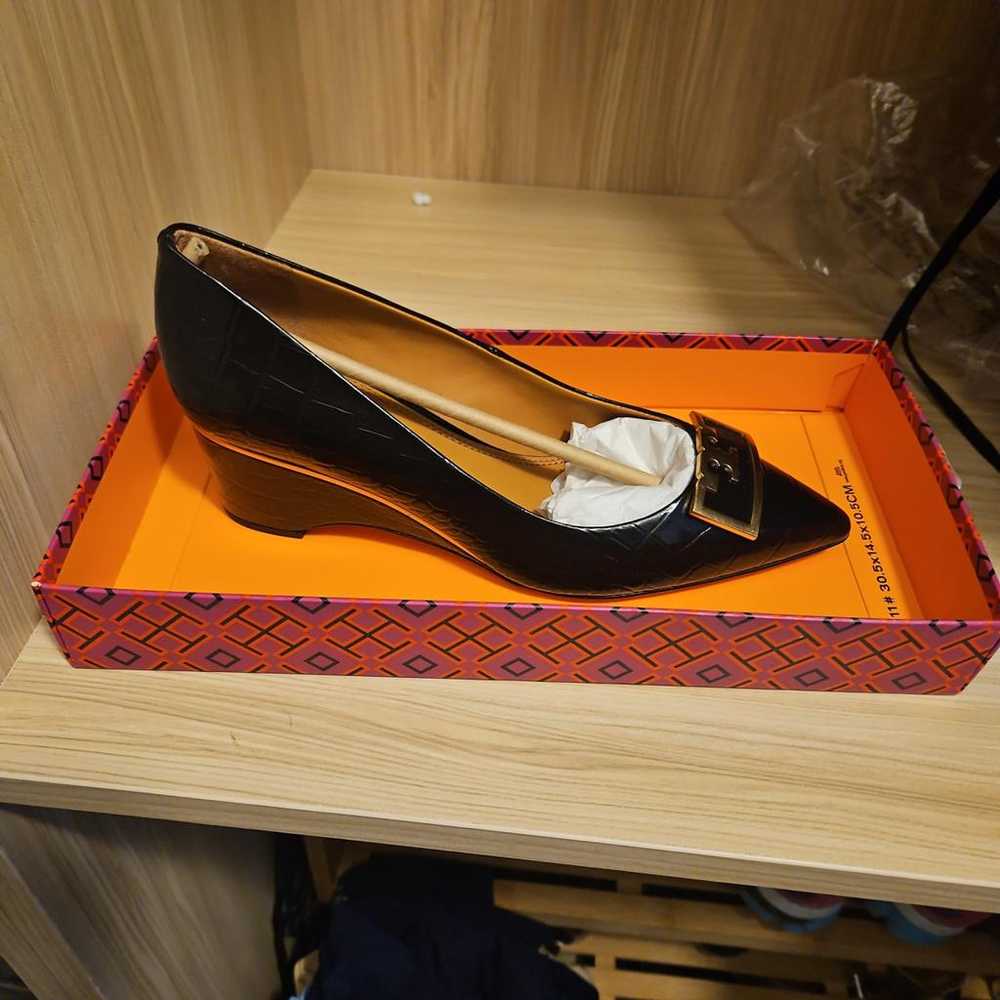 Tory Burch Leather flats - image 3