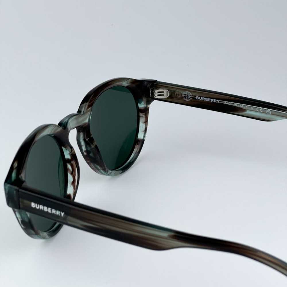 Burberry Sunglasses - image 7