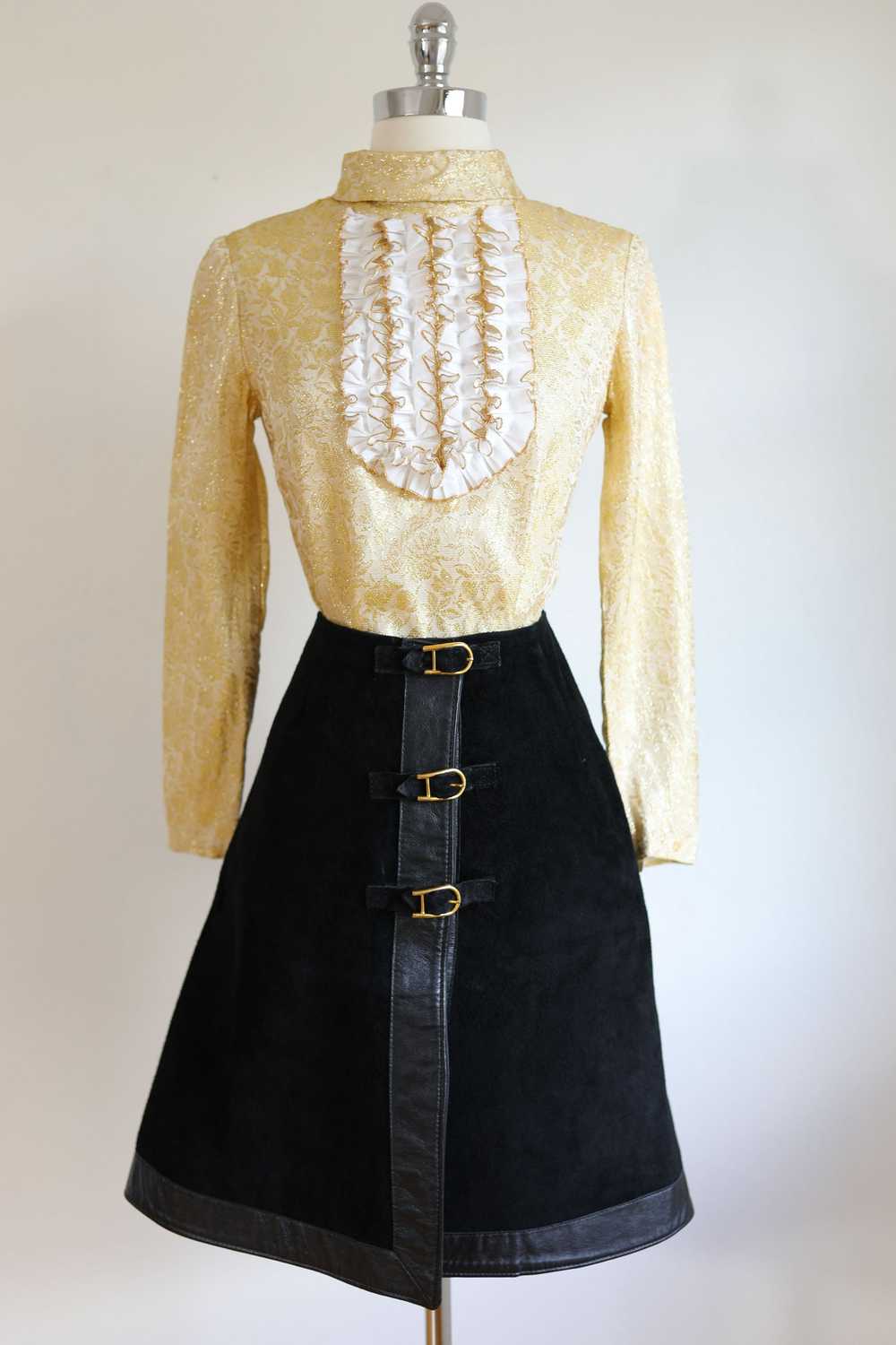 Vintage 1960s Blouse - GOLD RUSH Metallic Lurex B… - image 2