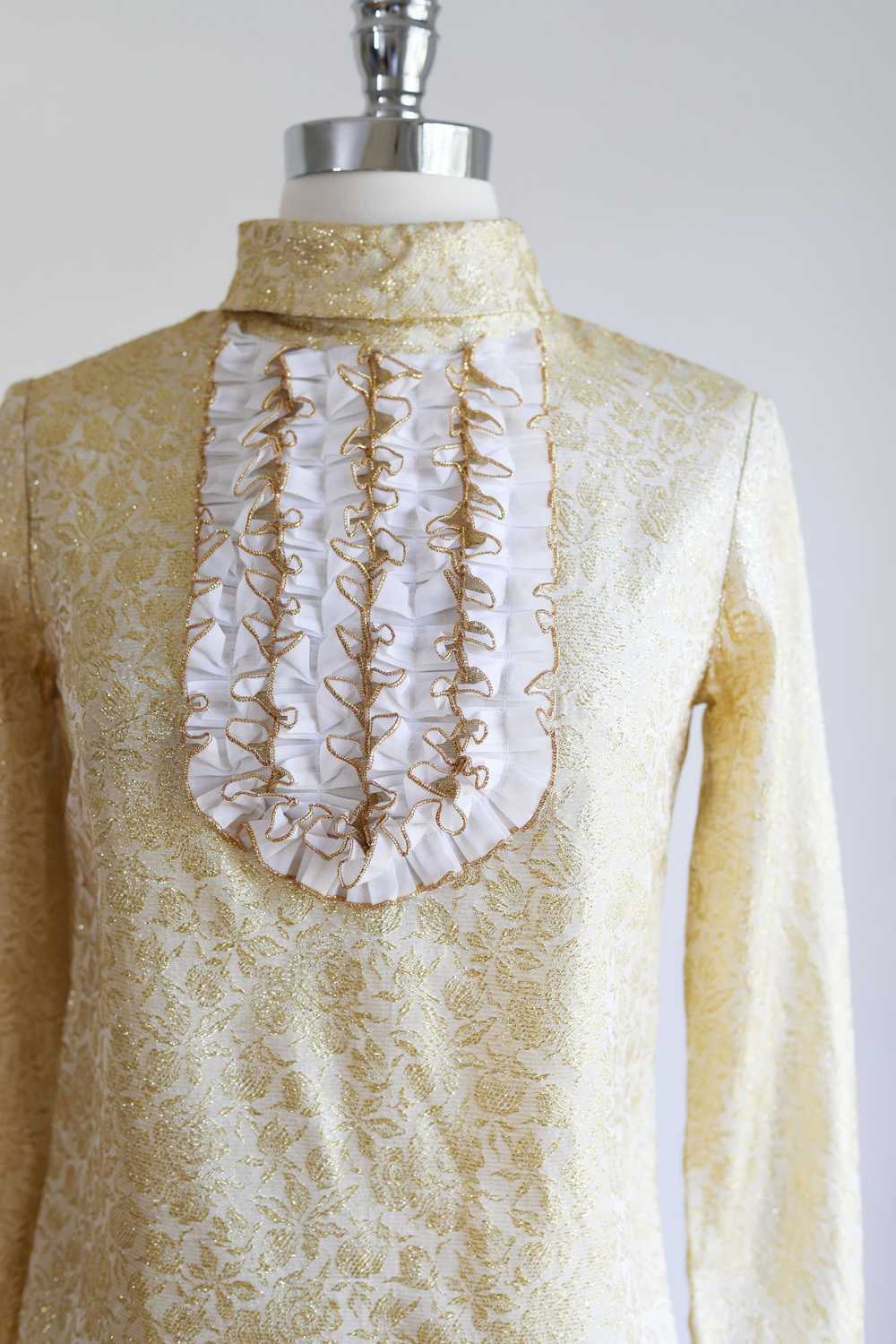 Vintage 1960s Blouse - GOLD RUSH Metallic Lurex B… - image 3