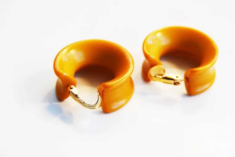 UNIQUELY DESIGNED Sunny Butterscotch Bakelite HOO… - image 3