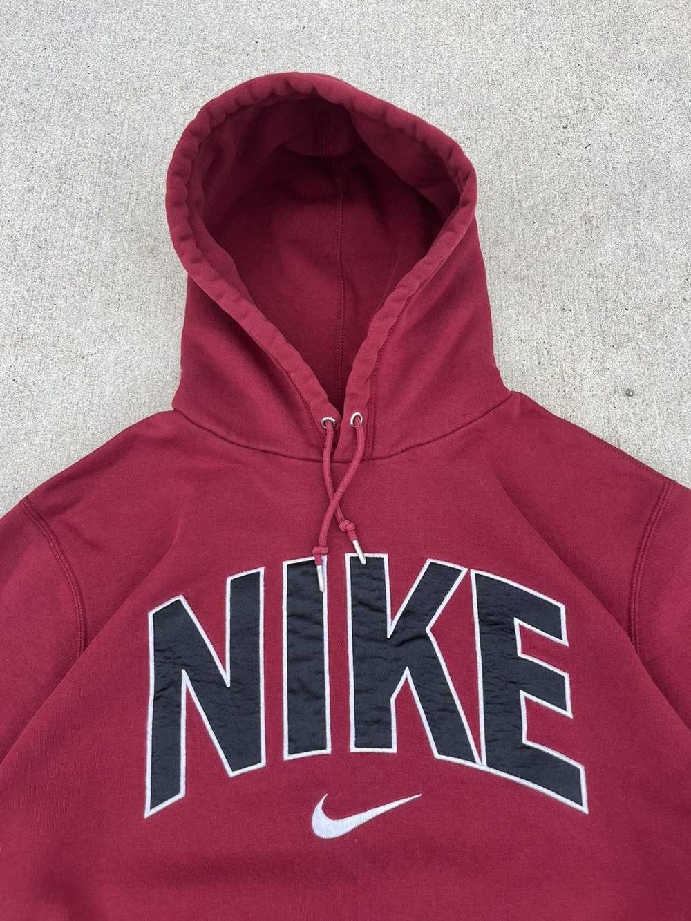 Nike × Vintage Vintage Y2K Nike Boxy Hoodie Embro… - image 3