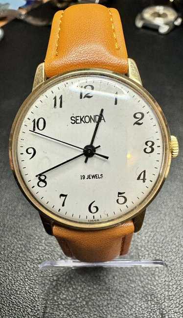 Designer Vintage Sekonda 19 Jewels Mechanical Men… - image 1