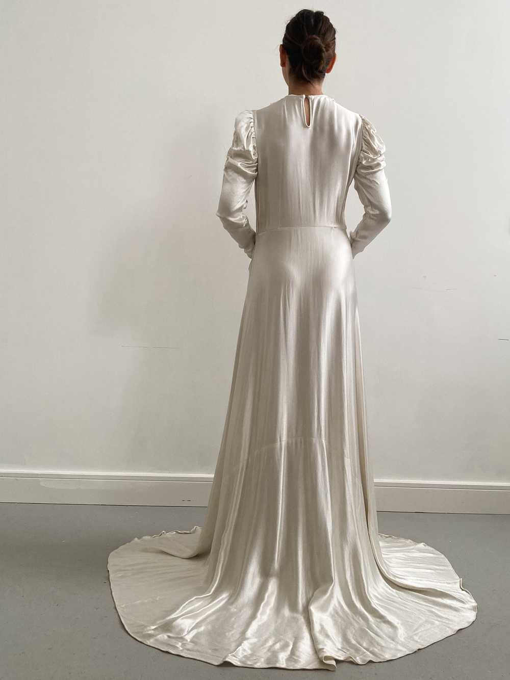 1940s Satin Ivory Wedding Gown with Ruched Sleeve… - image 6